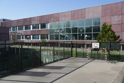 Centro Deportivo y de Ocio en la carretera de Rueda en la actualidad 
.-J.M. LOSTAU