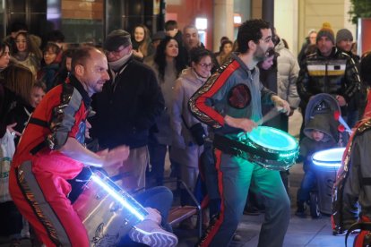 Batucada de Carnaval en las calles de Valladolid. -PHOTOGENIC.