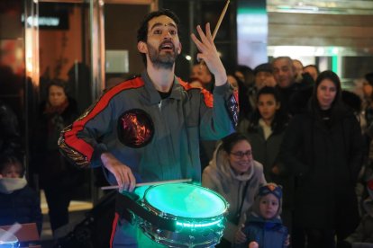 Batucada de Carnaval en las calles de Valladolid. -PHOTOGENIC.
