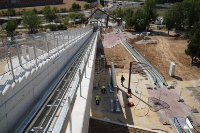 Puesta en marcha del elevador de la ladera este de Parquesol.- E. M.