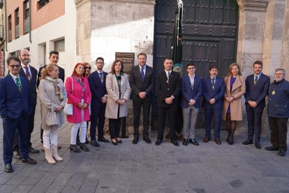 Estreno del nuevo nombre de la Plazuela Atrio de la Vera Cruz. E.M.