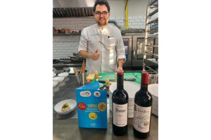 El cocinero Alejandro San José, de Habanero Taquería, ha participado en una acción de Saborea España y Turespaña.- E.M.