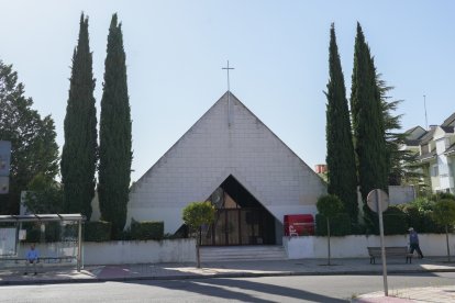 Parroquia de San Simón de Rojas en la Plaza de Camilo José Cela .-J.M. LOSTAU