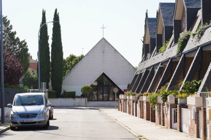 Parroquia de San Simón de Rojas en la Plaza de Camilo José Cela .-J.M. LOSTAU