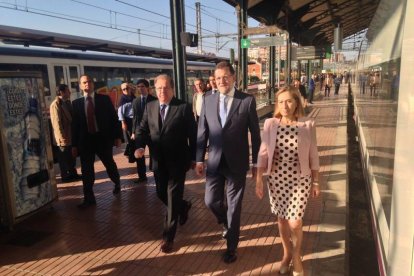 Inauguración de la línea de AVE que unirá Madrid - Valladolid - Palencia León El presidente de la Junta de Castilla y León, Juan Vicente Herrera, el presidente del Gobierno, Mariano Rajoy y la ministra de Fomento, Ana Pastor