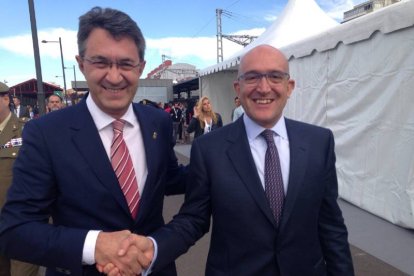 Inauguración de la línea de AVE que unirá Madrid - Valladolid - Palencia León El presidente de la Diputación de León, Juan Martínez Majo, y el presidente de la Diputación de Valladolid, Jesús Julio Carnero