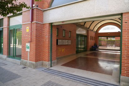 Centro de día para mayores en la calle Pérez de Ayala en la actualidad .-J.M. LOSTAU