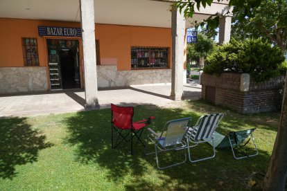 Bazar Euro en la carretera de Rueda en la actualidad .-J.M. LOSTAU
