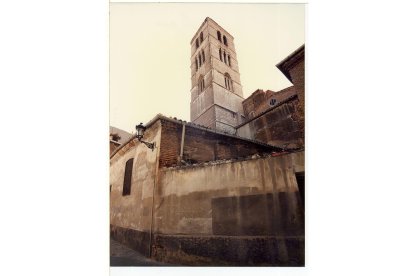 Torre de la iglesia de San Martín en 1996.- ARCHIVO MUNICIPAL DE VALLADOLID
