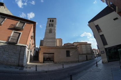 Iglesia de San Martín del barrio de San Martín.- J.M. LOSTAU