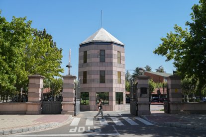 Presidencia de la Junta en la calle Santiago Alba .-J.M. LOSTAU