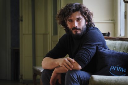Yon González, en una de las salas del Círculo de Recreo. / PHOTOGENIC