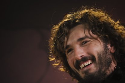 Yon González sonríe durante la entrevista. / PHOTOGENIC