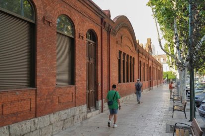 Centro asistencial residencia Nuestra Señora del Carmen en la calle Chancillería del barrio de San Martín.- J.M. LOSTAU
