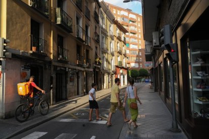 Calle Esgueva del barrio de San Martín.- J.M. LOSTAU