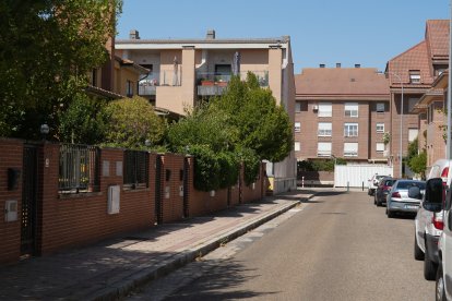 Calle Miguel Hernández .-J.M. LOSTAU
