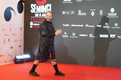 Las celebridades pasean por la alfombra verde momentos antes de la gala de clausura de Seminci. - ICAL