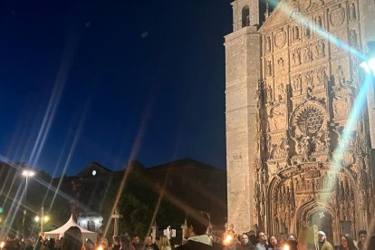 Desfile de antorchas en San Pablo. A. CALVO