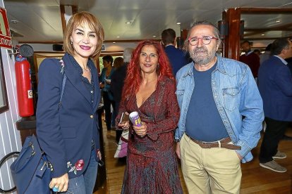 Marian Martín, Chusa Izquierdo y Paco González (Ed. Ámbito) (Caja España)