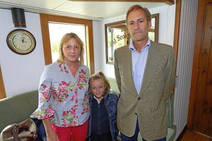 Belén Mora (Intrum), Martina y Antonio Subra (Adeslas)