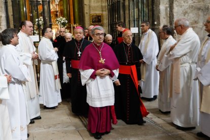 TOMA DE POSESIÓN DE LUIS ARGÜELLO COMO ARZOBISPO DE VALLADOLID.- J.M. LOSTAU
