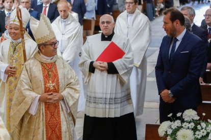 TOMA DE POSESIÓN DE LUIS ARGÜELLO COMO ARZOBISPO DE VALLADOLID.- J.M. LOSTAU