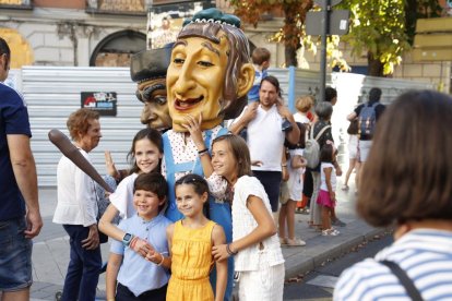 Gigantes y cabezudos en las fiestas de Valladolid. PHOTOGENIC