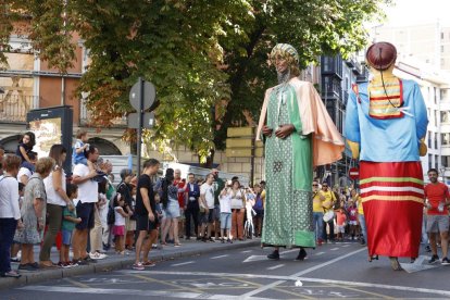 Gigantes y cabezudos en las fiestas de Valladolid.