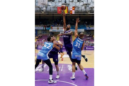 UEMC Real Valladolid Baloncesto - Movistar Estudiantes. / LOSTAU