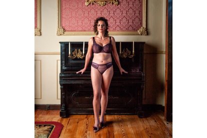 Imagen del mes de octubre del Calendario solidario 'Reinas' 2023. / E. M.