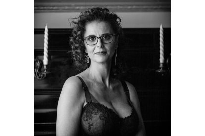 Imagen del mes de octubre del Calendario solidario 'Reinas' 2023. / E. M.