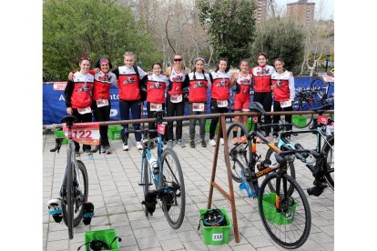 E- Triatlon femenino. / M. A.