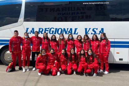Selección infantil femenina en el CESA. / E.M.