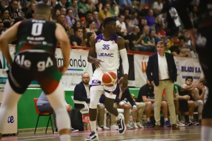 Grupo Alega Cantabria - UEMC RV Baloncesto. / LOF
