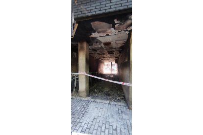Incendio en el bar Bambú de Valladolid.- E. M.
