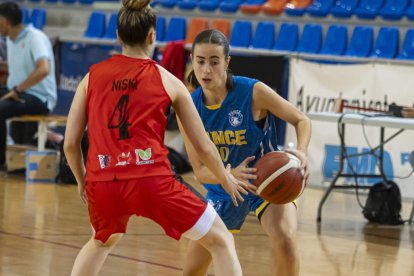 Ponce-Baloncesto Femenino León; Copa de Castilla y León de Liga femenina 2. / PHOTOGENIC