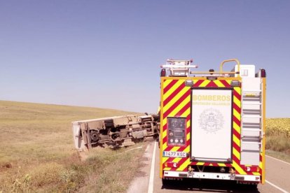 Accidente de tráfico en una carretera de Valladolid.- TWITTER BOMBEROS DIPUTACIÓN