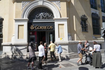 Oficina de Correos Plaza de la Rinconada. -J.M. LOSTAU