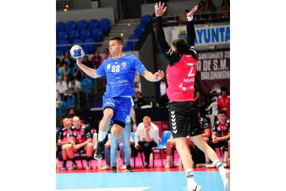 Cuartos de Final de Copa: Balonmano Sinfín - Recoletas Atlético Valladolid. / LOF