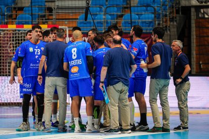 Cuartos de Final de Copa: Balonmano Sinfín - Recoletas Atlético Valladolid. / LOF