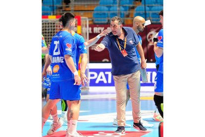 Cuartos de Final de Copa: Balonmano Sinfín - Recoletas Atlético Valladolid. / LOF