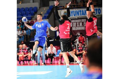 Cuartos de Final de Copa: Balonmano Sinfín - Recoletas Atlético Valladolid. / LOF