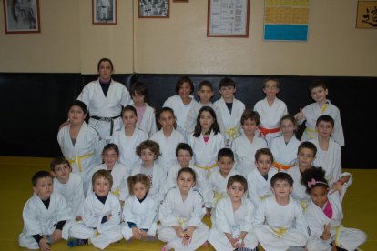 Grupo niños de entre 3 y 7 años.