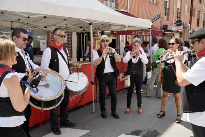 Feria del Espárrago celebrado en Tudela de Duero. PHOTOGENIC