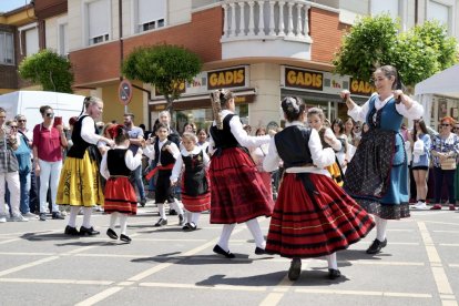 Feria del Espárrago celebrado en Tudela de Duero. PHOTOGENIC