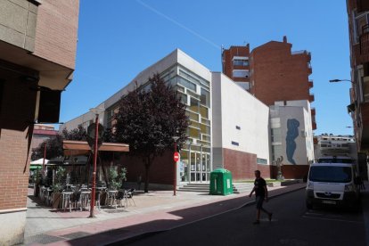 Centro Cívico Bailarín Vicente Escudero en el barrio de la Circular. J.M. LOSTAU