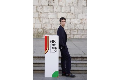 Manuel Egozkue, en la presentación de 'Sobre todo la noche'. / ICAL