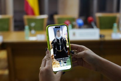 Presentación de la aplicación de realidad aumentada, realizada por upintelligence, con motivo del V centenario de la construcción del Palacio Real de Valladolid. -E.M
