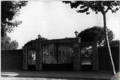 Entrada a un chalet del Pinar de Antequera en los años 70.- ARCHIVO MUNICIPAL VALLADOLID