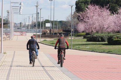 Bulevar construido sobre las antiguas vías del tren en el barrio Pinar de Antequera.- PHOTOGENIC